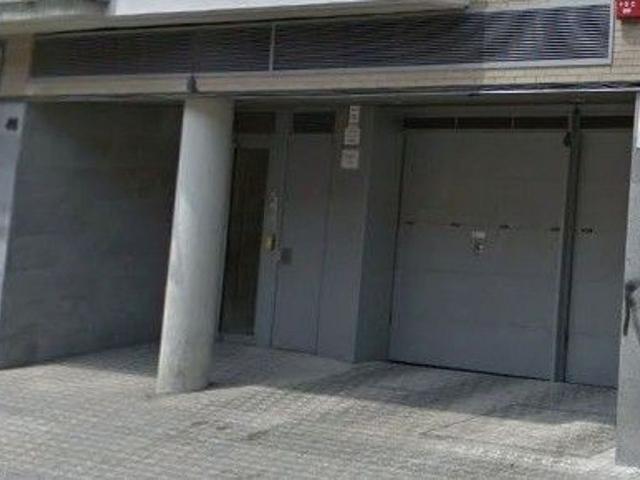 Garaje en venta en calle De Sant Cugat, Mataró, de 17 m² por 26.500