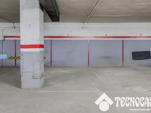 Garaje en venta en calle De Sant Ignasi, Santa Coloma de Gramanet, por 10.500