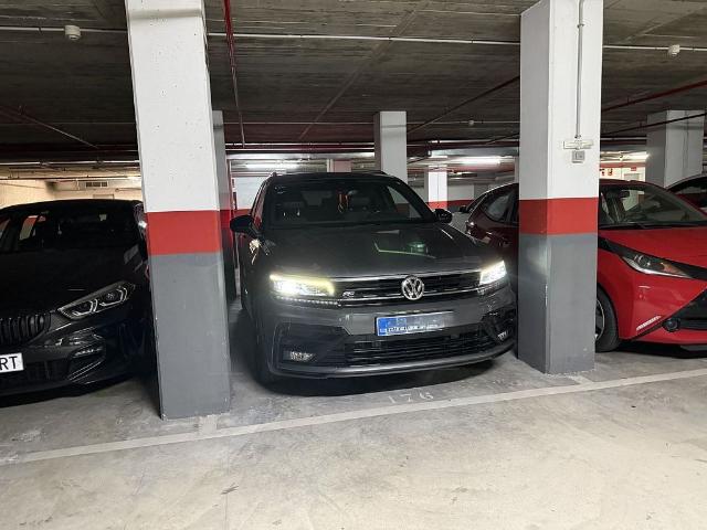 Garaje en venta en calle De Sant Jordi, Esplugues de Llobregat, de 12 m² por 18.600