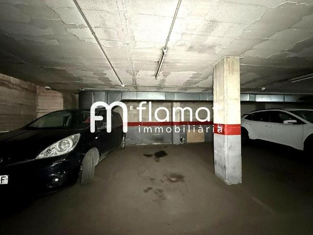 Garaje en venta en calle De Sant Lluís, Barcelona, de 10 m² por 20.000