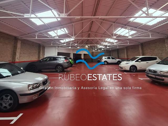 Garaje en venta en calle De Sant Pere, Rubí, de 15 m² por 20.000