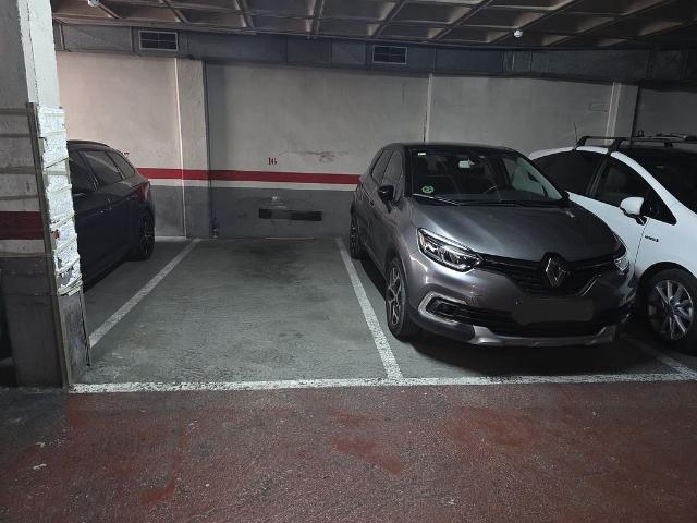 Garaje en venta en calle De Santa Joana D'arc, Barcelona, de 9 m² por 24.000