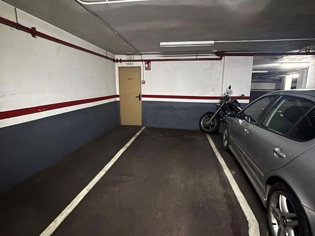 Garaje en venta en calle De la Marina, Barcelona, de 4 m² por 20.000