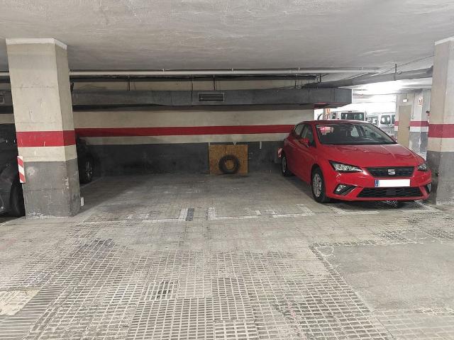 Garaje en venta en calle De Sepúlveda, Barcelona, de 8 m² por 16.500