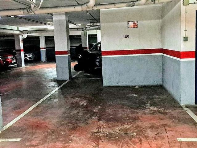 Garaje en venta en calle De Poboleda, Reus, de 17 m² por 14.500