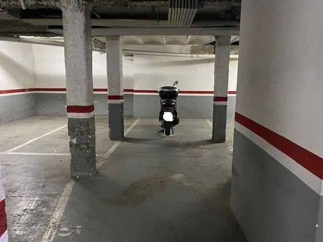 Garaje en venta en calle De Portbou, Barcelona, de 20 m² por 8.000