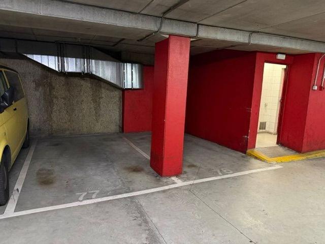 Garaje en venta en calle De Pablo Iglesias, Barcelona, de 10 m² por 11.500