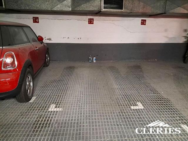 Garaje en venta en calle De Pàdua, Barcelona, de 6 m² por 11.000