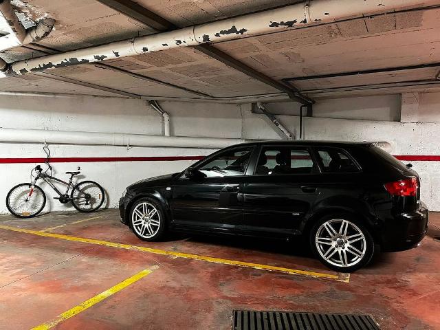 Garaje en venta en calle De Palència, Rubí, de 14 m² por 11.500