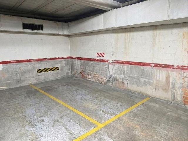 Garaje en venta en calle De Pi i Margall, Viladecans, de 8 m² por 9.850