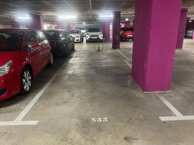 Garaje en venta en calle De Provença, Barcelona, de 14 m² por 25.000