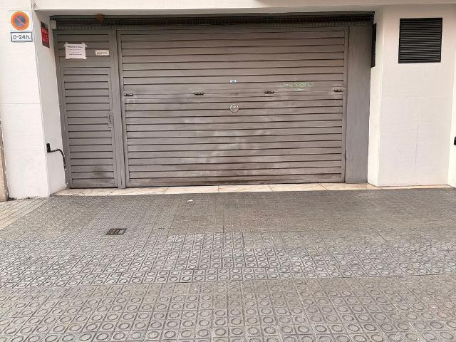 Garaje en venta en calle De Provença, Barcelona, de 15 m² por 35.000