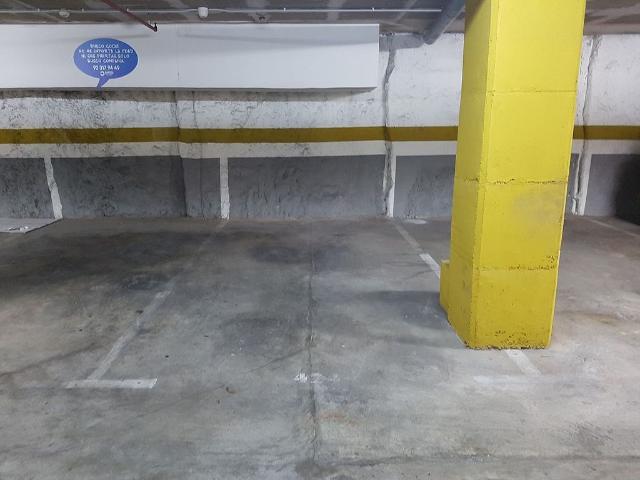 Garaje en venta en calle De Provença, Barcelona, de 11 m² por 25.080