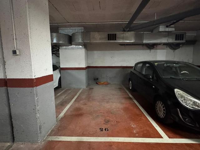 Garaje en venta en calle De Puigcerdà, Barcelona, de 11 m² por 22.000
