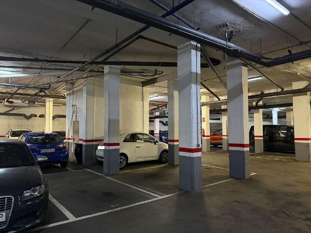 Garaje en venta en calle De Rocafort, Barcelona, de 10 m² por 12.900