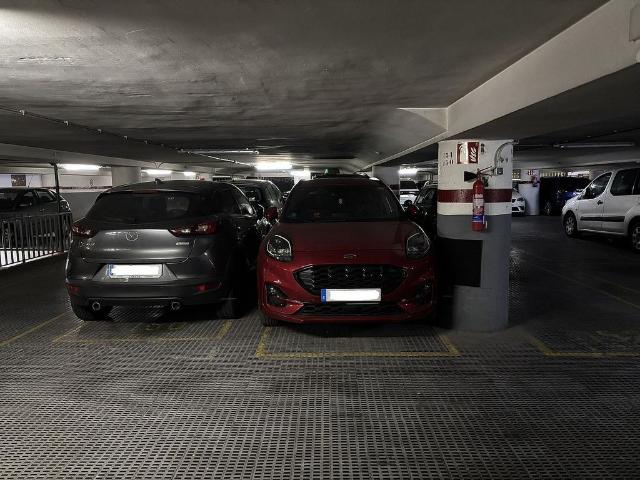 Garaje en venta en calle De Rocafort, Barcelona, de 8 m² por 14.000