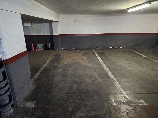 Garaje en venta en calle De Rocafort, Barcelona, por 35.000