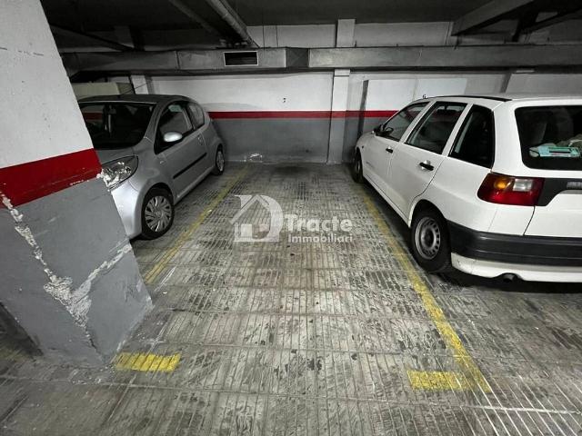 Garaje en venta en calle De Rodés, Hospitalet de Llobregat, L´, de 9 m² por 23.500
