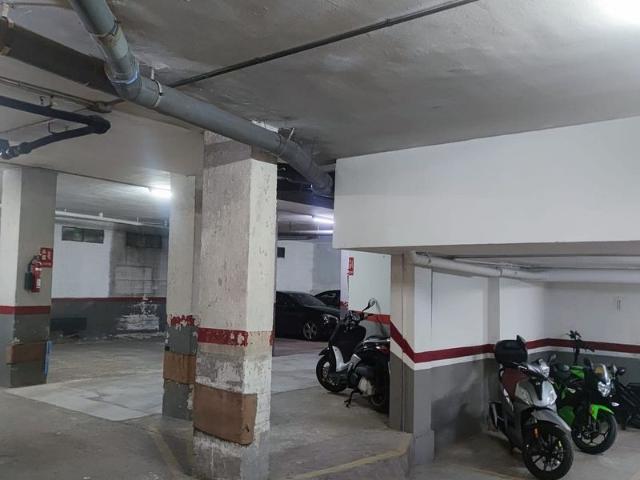 Garaje en venta en calle De Terra Baixa, Hospitalet de Llobregat, L´, de 9 m² por 13.000