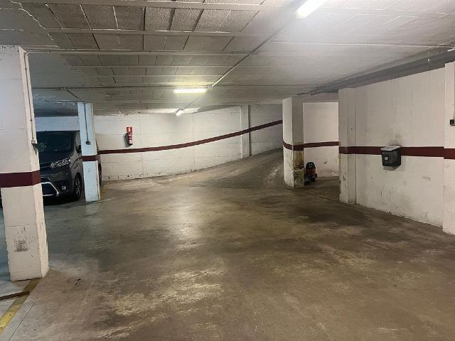 Garaje en venta en calle De Tívoli, Reus, de 13 m² por 21.000