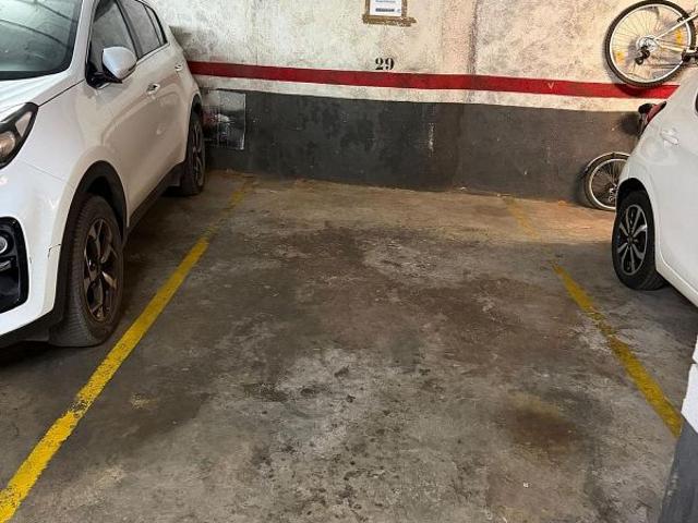 Garaje en venta en calle De València, Barcelona, de 11 m² por 15.500