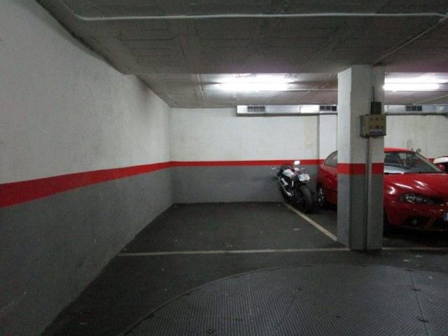 Garaje en venta en calle De València, Barcelona, de 13 m² por 19.000
