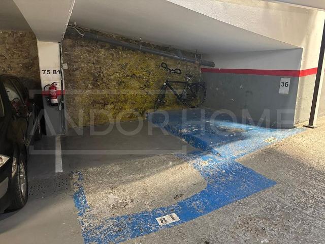 Garaje en venta en calle De Viladomat, Barcelona, por 18.500