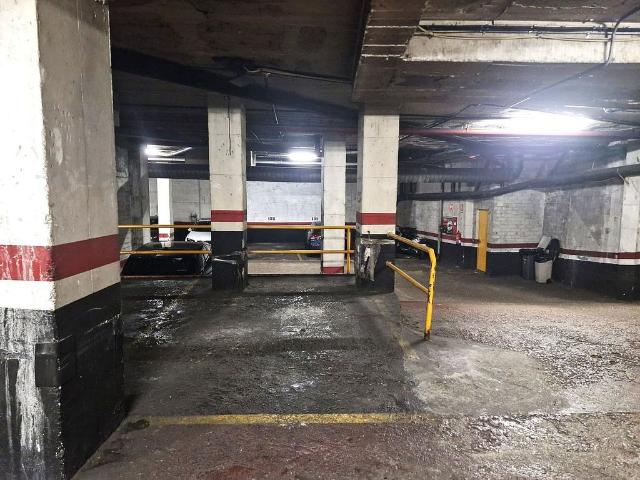 Garaje en venta en calle De Vilarós, Barcelona, de 6 m² por 10.000
