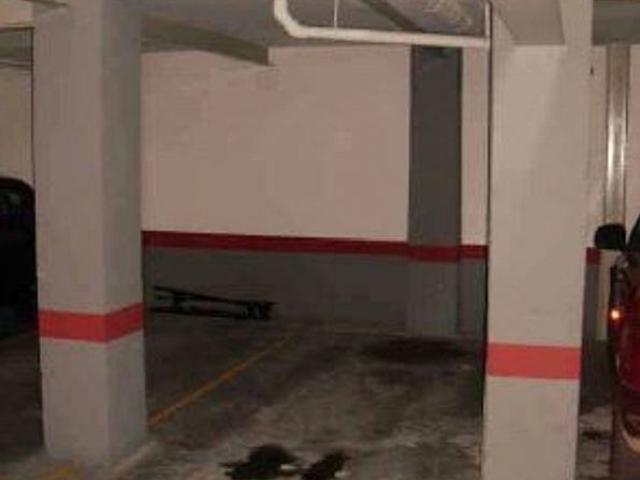 Garaje en venta en calle De Xile, Rubí, de 24 m² por 8.000