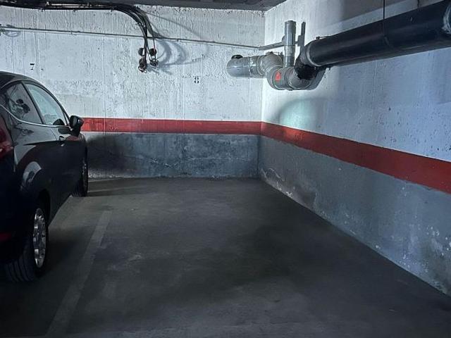 Garaje en venta en calle De Zamora, Barcelona, de 27 m² por 18.000