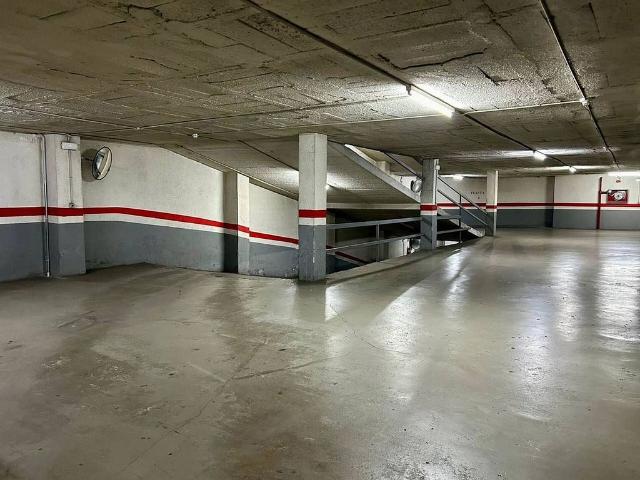 Garaje en venta en calle D'echegaray, Badalona, de 9 m² por 13.000