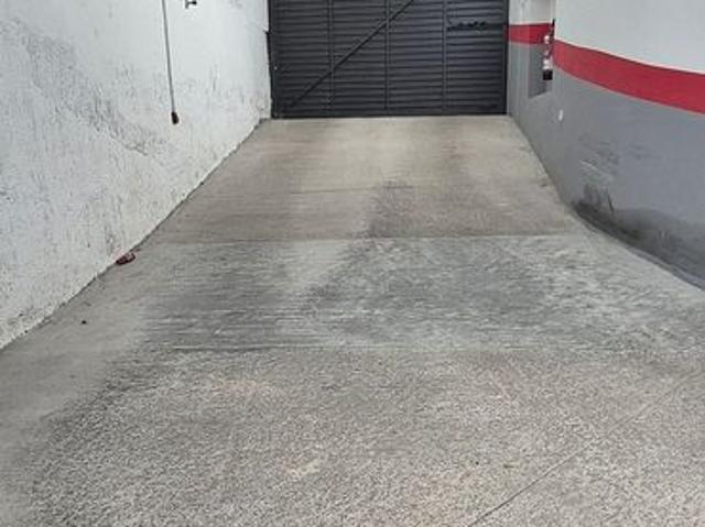 Garaje en venta en calle Del Bages, Terrassa, de 12 m² por 17.000