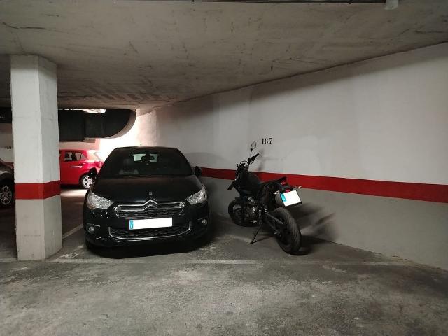 Garaje en venta en calle Del Bruc, Santa Coloma de Gramanet, de 14 m² por 19.900