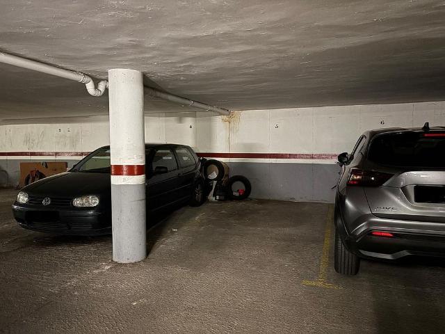 Garaje en venta en calle Del Camp Arriassa, Barcelona, de 10 m² por 22.500