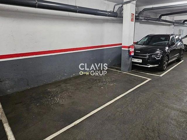 Garaje en venta en calle Del Clot, Barcelona, de 12 m² por 15.800