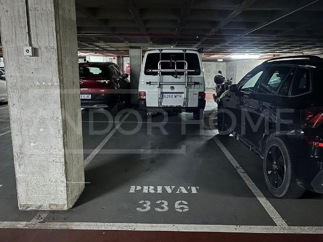 Garaje en venta en calle Del Comte Borrell, Barcelona, de 10 m² por 13.000