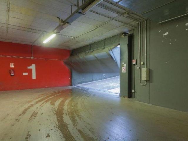 Garaje en venta en calle Del Doctor Trueta, Barcelona, de 28 m² por 16.100