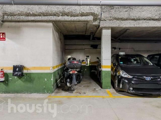 Garaje en venta en calle Del Pistó, Barcelona, de 10 m² por 16.000