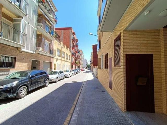 Garaje en venta en calle Del Pou, Banyoles, de 18 m² por 7.900