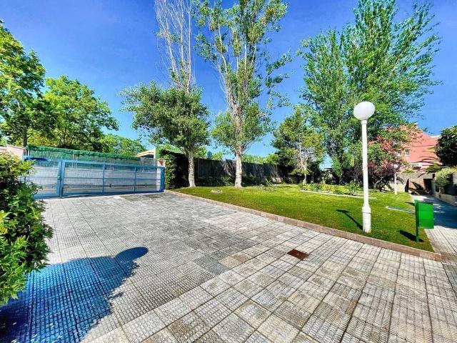 Garaje en venta en calle Del Renaixement, Cerdanyola del Vallès, de 12 m² por 16.300