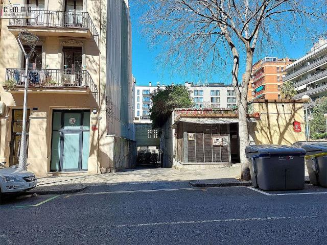 Garaje en venta en calle Del Rosselló, Barcelona, de 11 m² por 8.000
