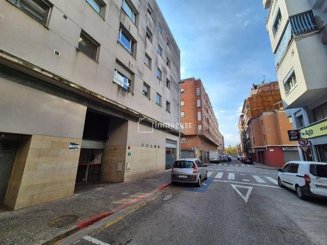 Garaje en venta en calle De Bilbao, Girona, de 26 m² por 27.500