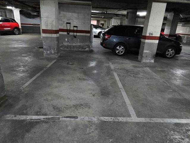 Garaje en venta en calle Del Segre, Barcelona, de 10 m² por 18.000