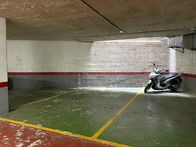Garaje en venta en calle Del Tinent Flomesta, Barcelona, de 17 m² por 22.000