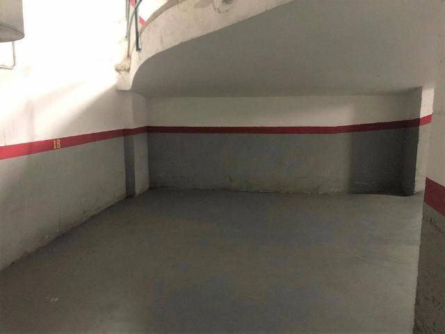 Garaje en venta en calle Dels Almogàvers, Barcelona, de 25 m² por 18.000