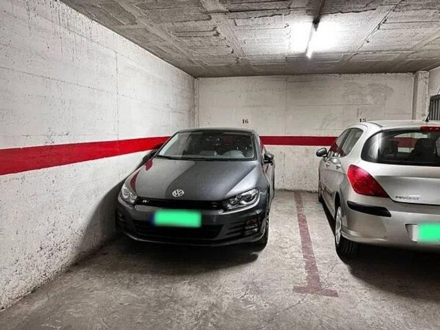 Garaje en venta en calle D'en Ramon Argilès, Lleida, de 15 m² por 14.000