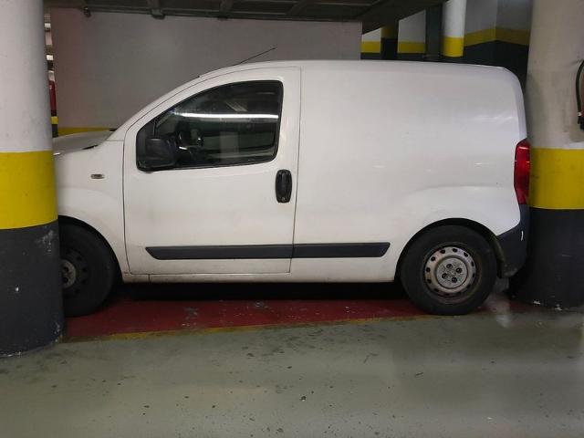 Garaje en venta en calle D'enric Prat de la Riba, Hospitalet de Llobregat, L´, por 25.000