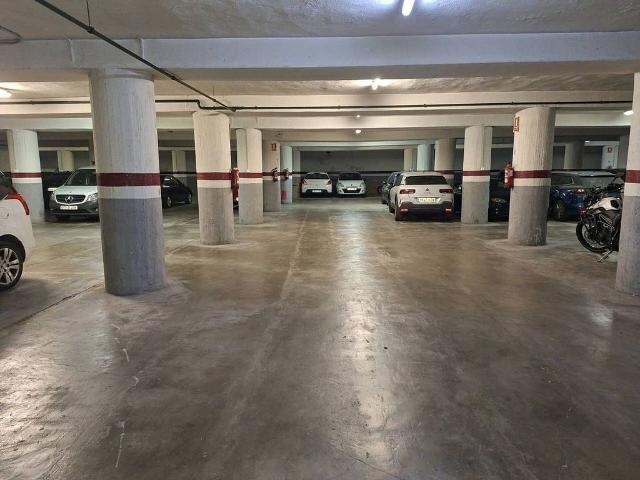 Garaje en venta en calle D'entença, Barcelona, de 10 m² por 19.500