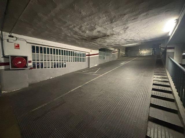 Garaje en venta en calle D'entença, Barcelona, de 8 m² por 15.000