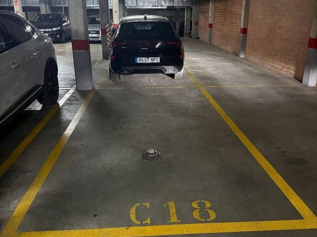 Garaje en venta en calle D'estribord, Badalona, de 10 m² por 21.500